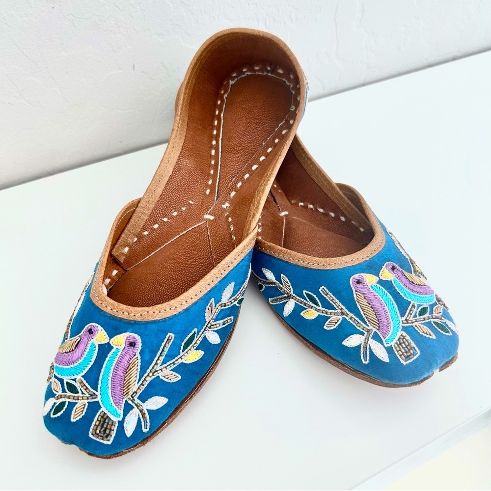 Handmade Imported Embroidered Leather Boho Flats, Juttis, Made in India, New - Picture 1 of 11